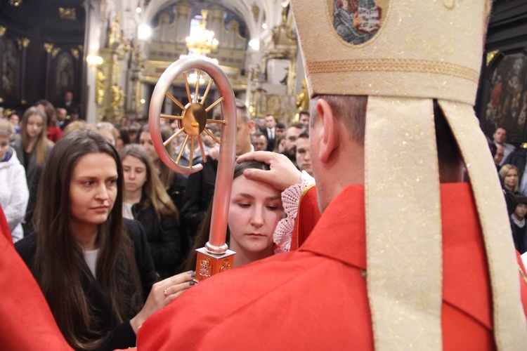 Bierzmowanie w bocheńskiej bazylice - I Msza św.