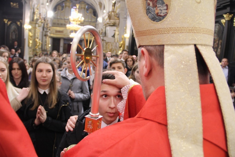 Bierzmowanie w bocheńskiej bazylice - I Msza św.