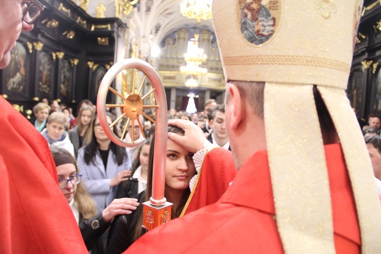 Bierzmowanie w bocheńskiej bazylice - I Msza św.