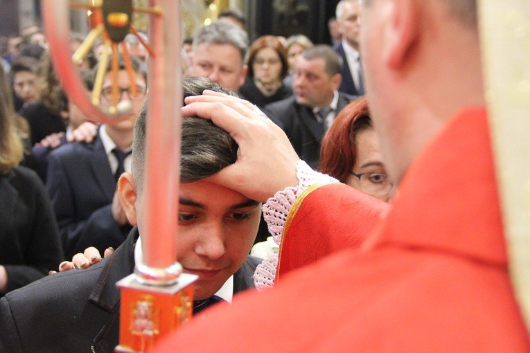 Bierzmowanie w bocheńskiej bazylice - I Msza św.