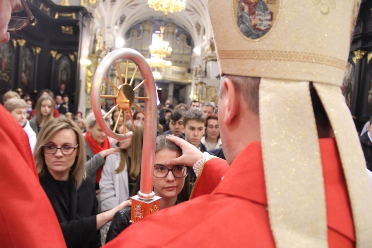 Bierzmowanie w bocheńskiej bazylice - I Msza św.