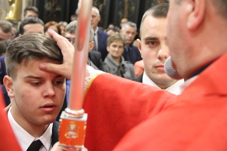 Bierzmowanie w bocheńskiej bazylice - I Msza św.