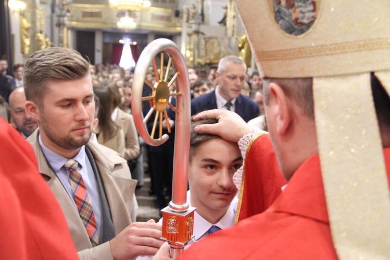 Bierzmowanie w bocheńskiej bazylice - I Msza św.