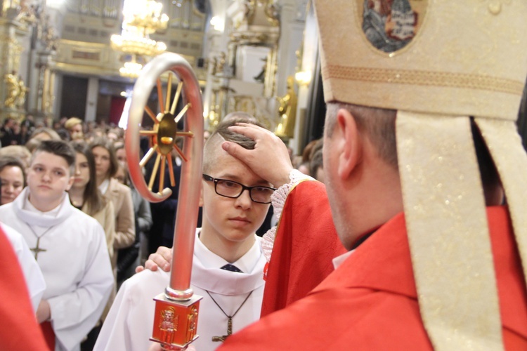 Bierzmowanie w bocheńskiej bazylice - I Msza św.