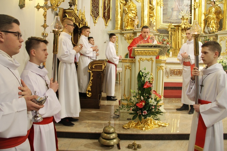 Bierzmowanie w bocheńskiej bazylice - I Msza św.