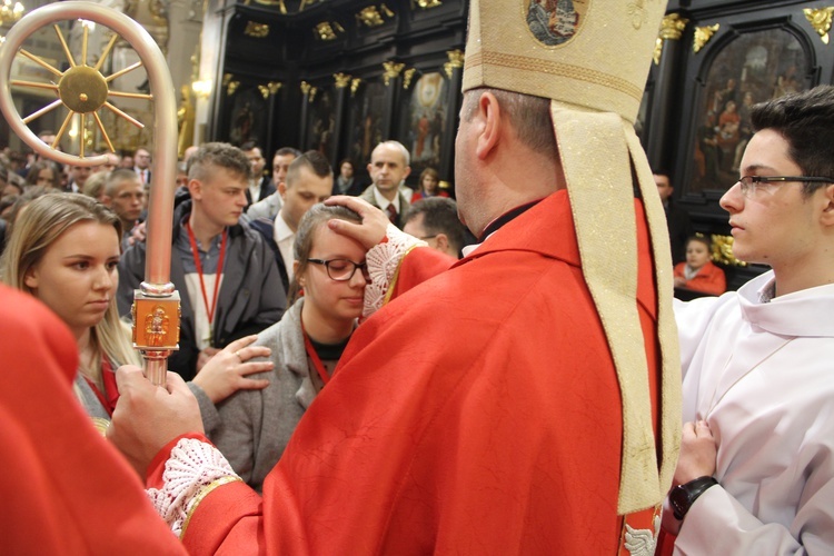 Bierzmowanie w bocheńskiej bazylice - II Msza św. 