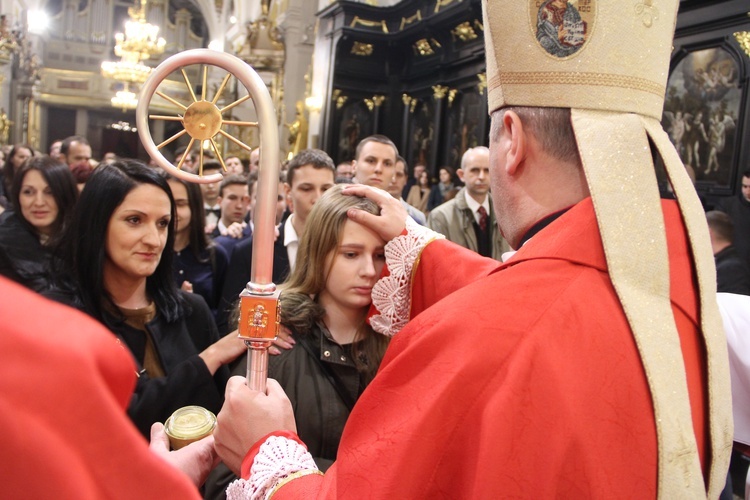 Bierzmowanie w bocheńskiej bazylice - II Msza św. 