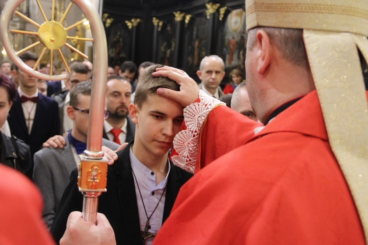 Bierzmowanie w bocheńskiej bazylice - II Msza św. 