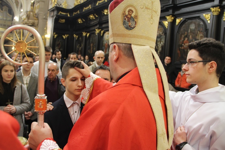 Bierzmowanie w bocheńskiej bazylice - II Msza św. 