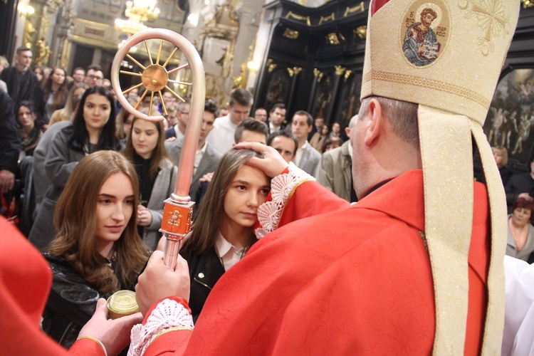 Bierzmowanie w bocheńskiej bazylice - II Msza św. 