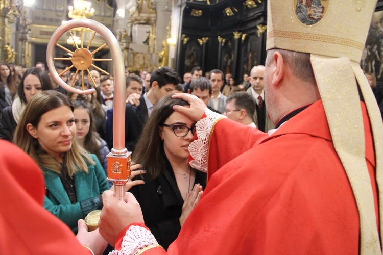 Bierzmowanie w bocheńskiej bazylice - II Msza św. 