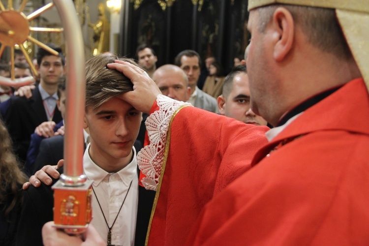 Bierzmowanie w bocheńskiej bazylice - II Msza św. 