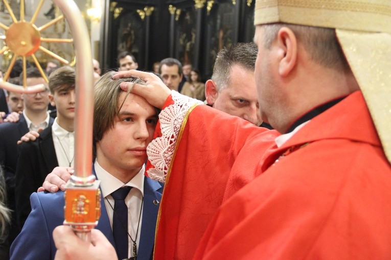 Bierzmowanie w bocheńskiej bazylice - II Msza św. 