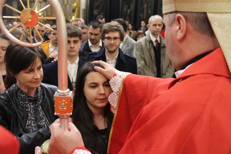 Bierzmowanie w bocheńskiej bazylice - II Msza św. 