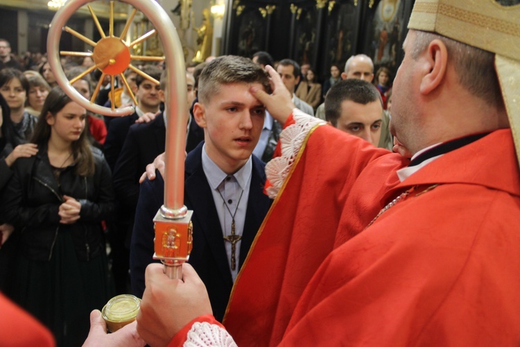 Bierzmowanie w bocheńskiej bazylice - II Msza św. 