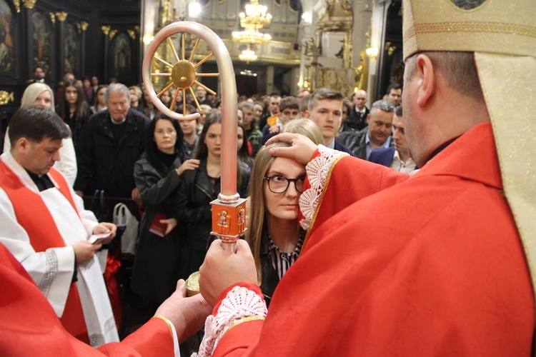 Bierzmowanie w bocheńskiej bazylice - II Msza św. 