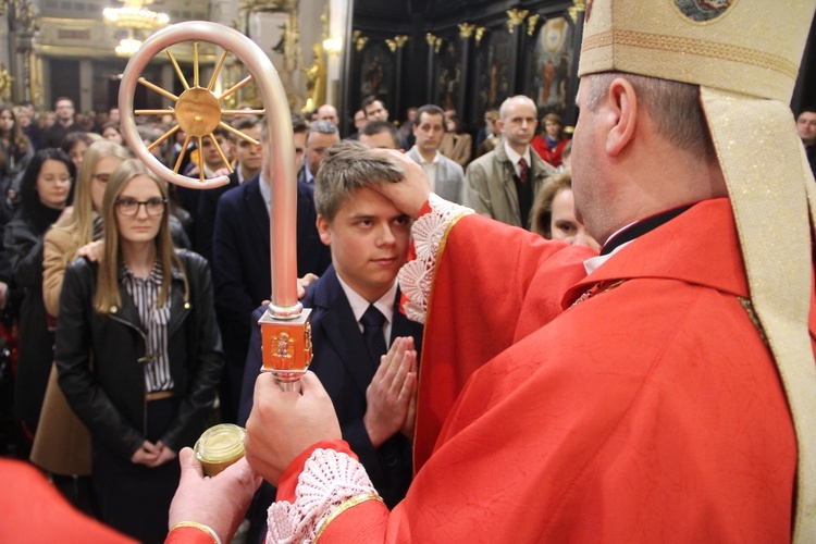 Bierzmowanie w bocheńskiej bazylice - II Msza św. 