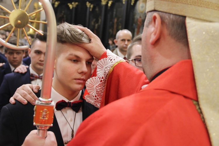 Bierzmowanie w bocheńskiej bazylice - II Msza św. 