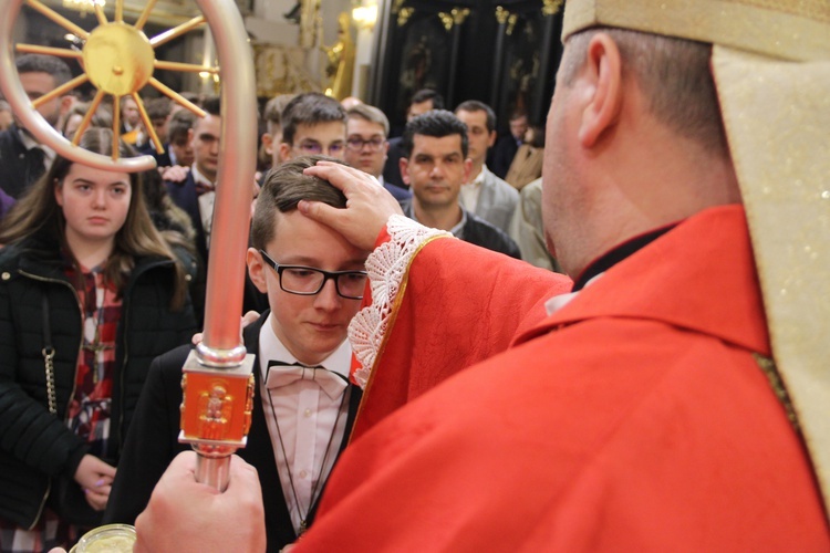 Bierzmowanie w bocheńskiej bazylice - II Msza św. 