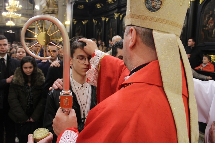 Bierzmowanie w bocheńskiej bazylice - II Msza św. 