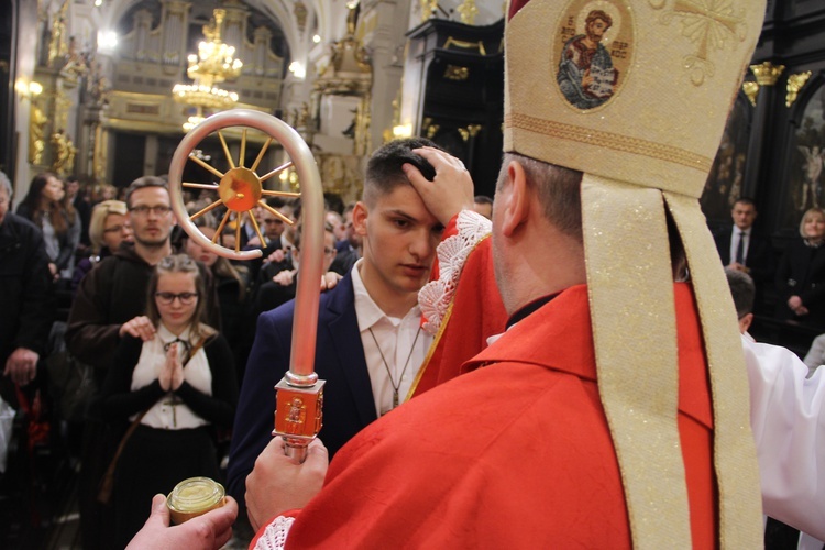 Bierzmowanie w bocheńskiej bazylice - II Msza św. 