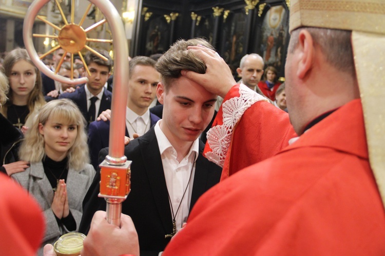 Bierzmowanie w bocheńskiej bazylice - II Msza św. 