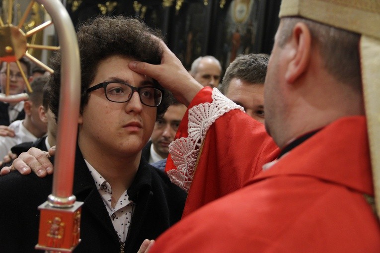 Bierzmowanie w bocheńskiej bazylice - II Msza św. 