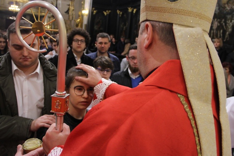 Bierzmowanie w bocheńskiej bazylice - II Msza św. 