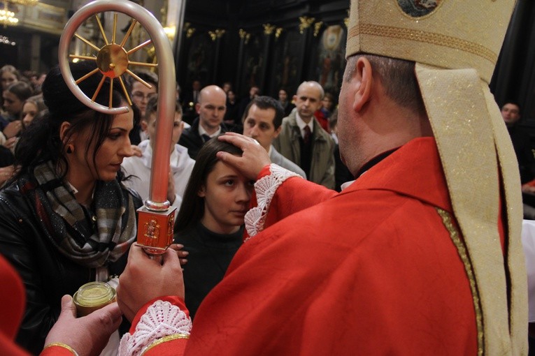 Bierzmowanie w bocheńskiej bazylice - II Msza św. 