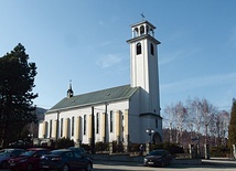 Kościół wybudowany w latach 50. XX w. wysiłkiem całych rodzin.