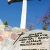 Krzyż upamiętniający ludobójstwo na Kresach stoi na prabuckim cmentarzu.