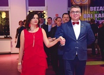 W Skierniewicach zabawę rozpoczął uroczysty polonez.