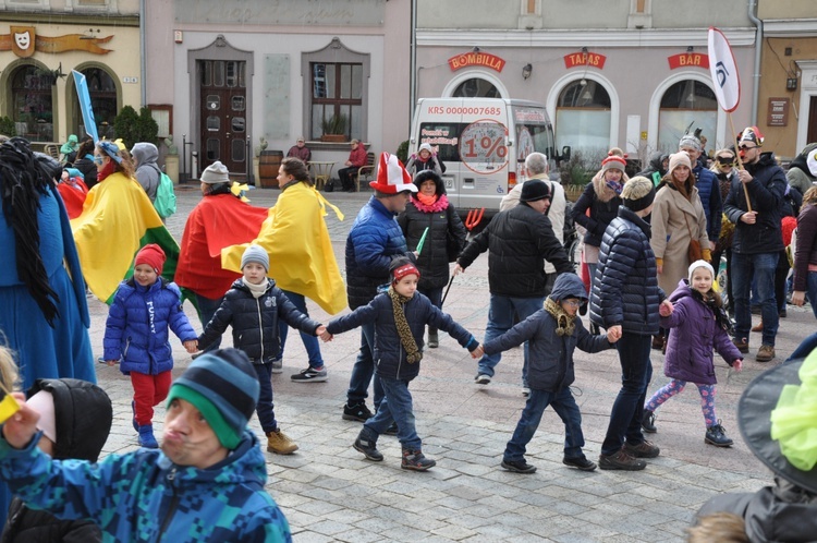 Korowód „Pomoc ma moc” w Opolu