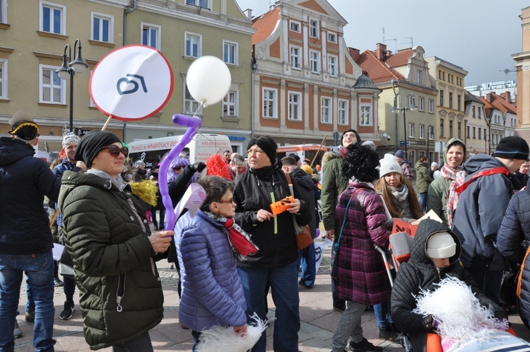 Korowód „Pomoc ma moc” w Opolu