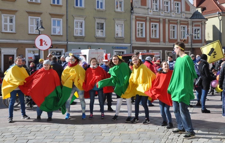 Korowód „Pomoc ma moc” w Opolu