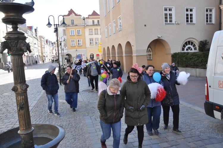 Korowód „Pomoc ma moc” w Opolu