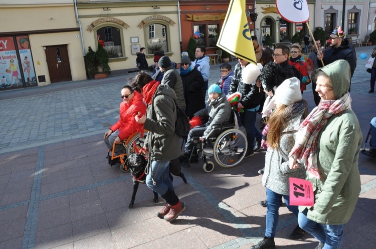 Korowód „Pomoc ma moc” w Opolu