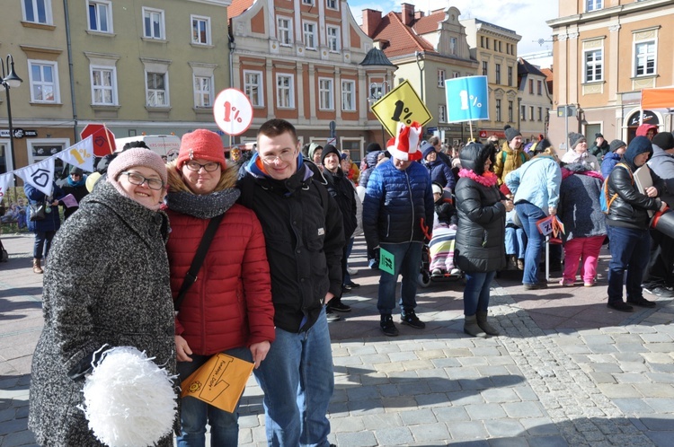 Korowód „Pomoc ma moc” w Opolu