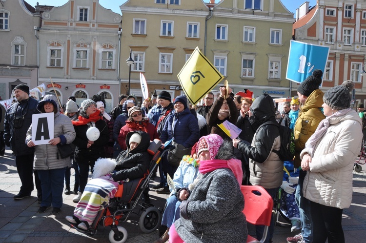 Korowód „Pomoc ma moc” w Opolu