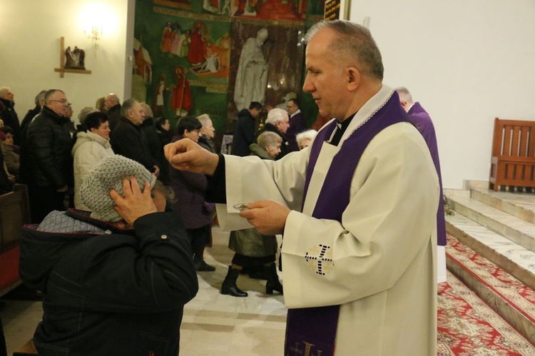 Środa Popielcowa w parafii św. Stanisława w Lubinie