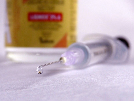 Czy szczepionka na odrę, świnkę i różyczkę powoduje wzrost ryzyka wystąpienia autyzmu?