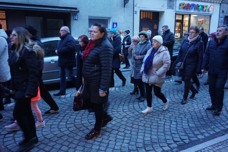 Wielki post rozpoczął się w Świdnicy od procesji pokutnej