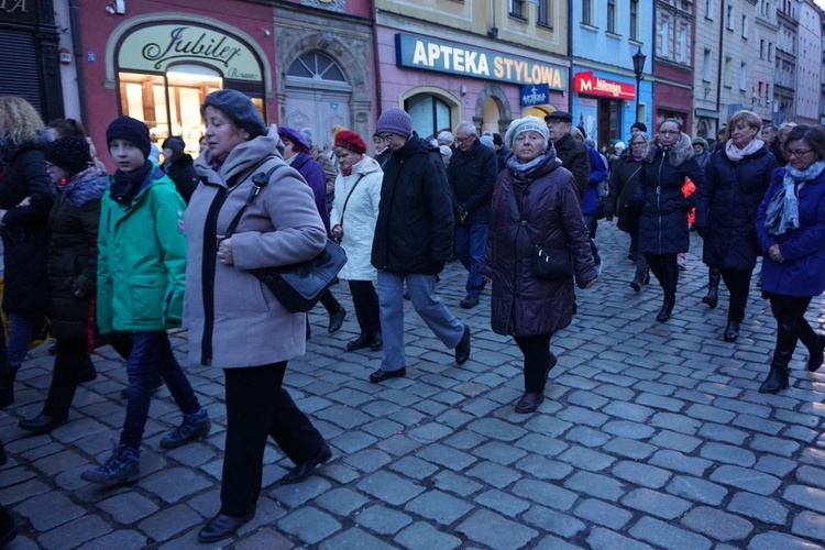 Wielki post rozpoczął się w Świdnicy od procesji pokutnej