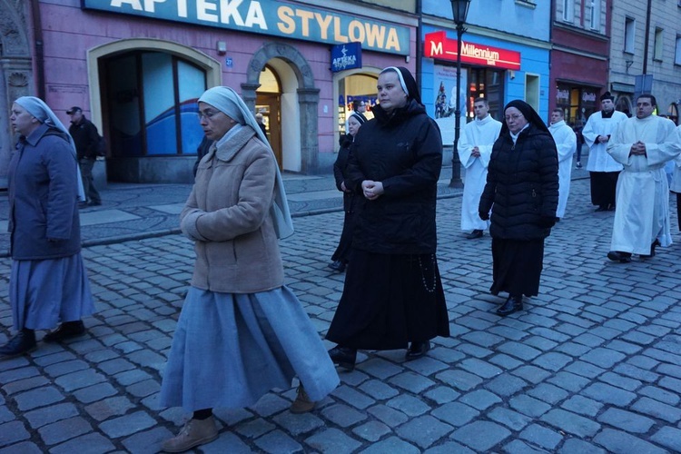 Wielki post rozpoczął się w Świdnicy od procesji pokutnej