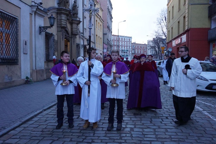 Wielki post rozpoczął się w Świdnicy od procesji pokutnej