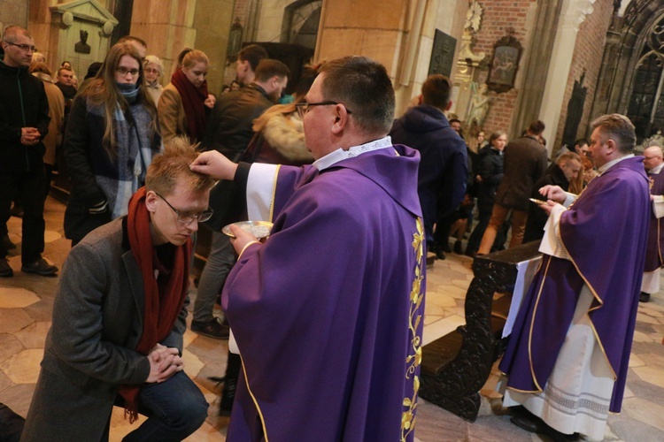 Środa Popielcowa w katedrze wrocławskiej