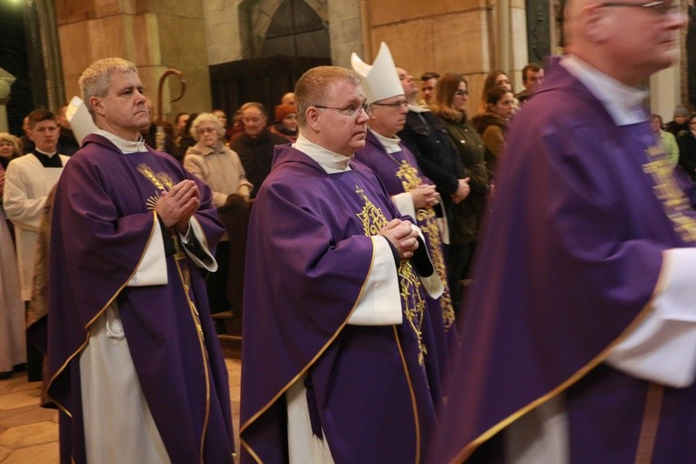 Środa Popielcowa w katedrze wrocławskiej