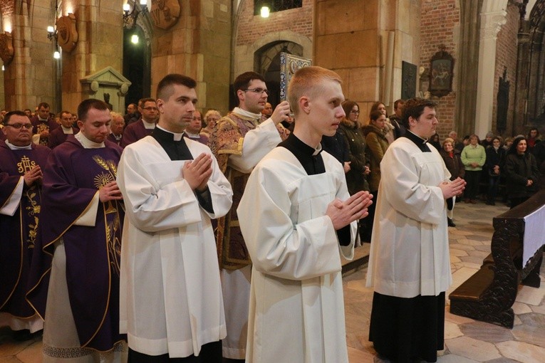 Środa Popielcowa w katedrze wrocławskiej