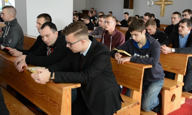 Klerycy zapraszają na rekolekcje powołaniowe w seminarium