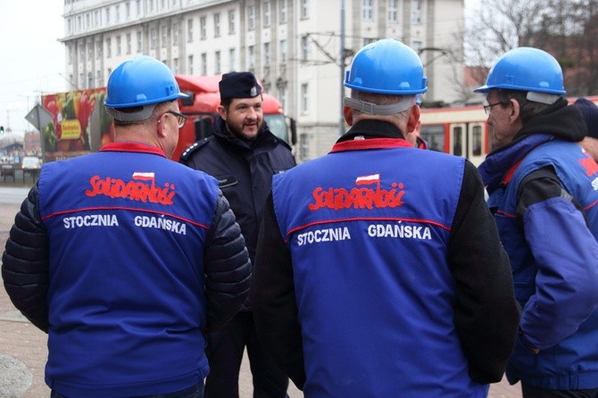 Gdańscy radni zagłosowali w sprawie ks. Jankowskiego